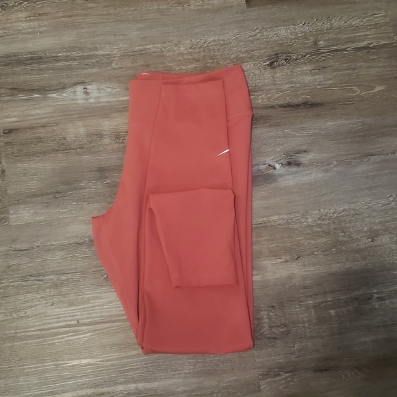 NIKE - Dri-FIT One Mid-Rise Leggings. - Picture 4 of 7